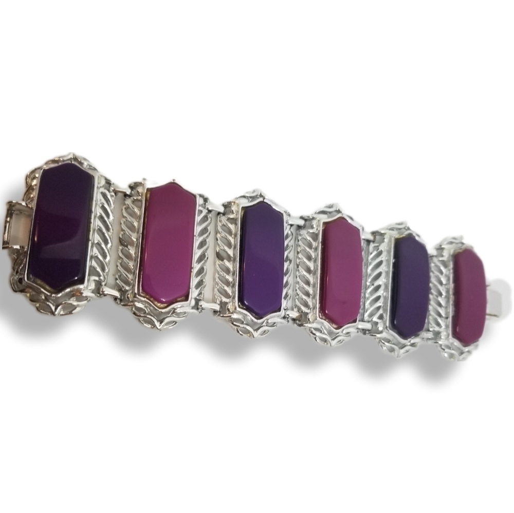 1960s VINTAGE CHROME SILVER, PINK & PURPLE THERMOSET LUCITE WIDE PANEL BRACELET - Picture 5 of 10